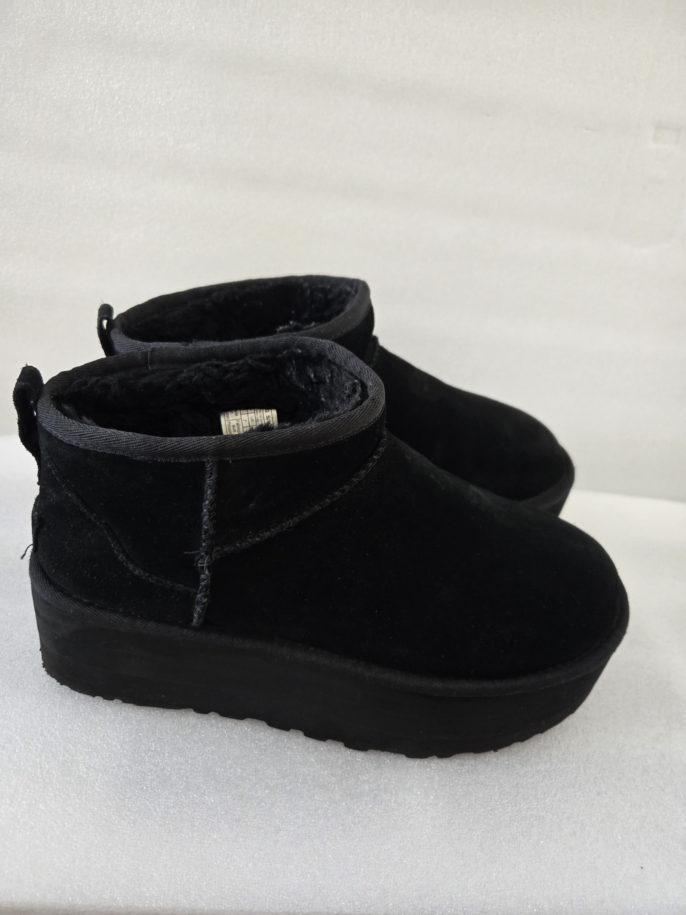 UGG Women's Classic Ultra Mini Platform  Black Boots 1135092 Size 9 (L5)